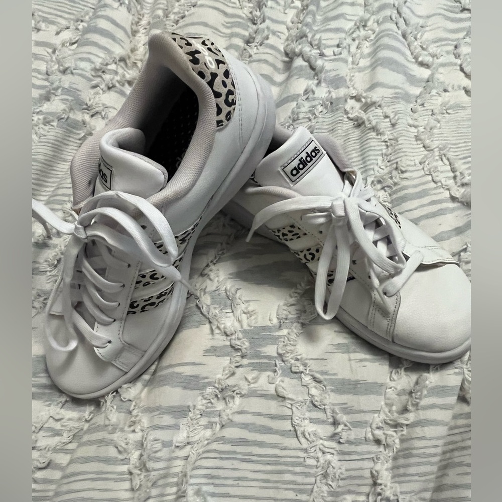 ADIDAS white with black and cream leopard print women’s sneakers size 7.5